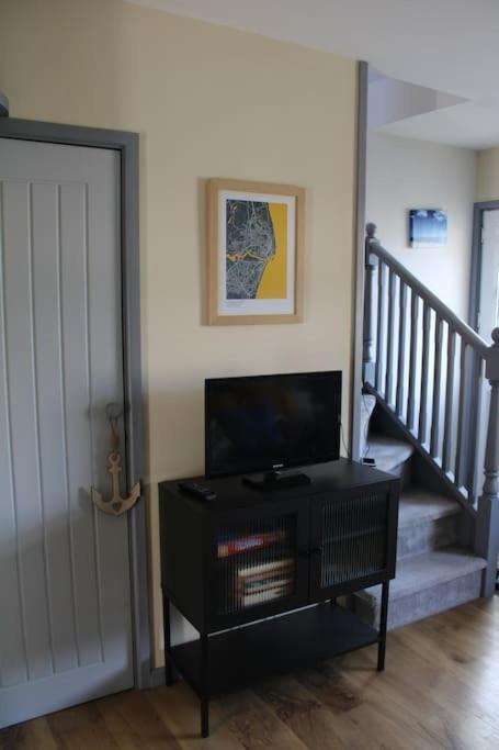 Cosy 3 Bedroom House Close To Holiday home *
