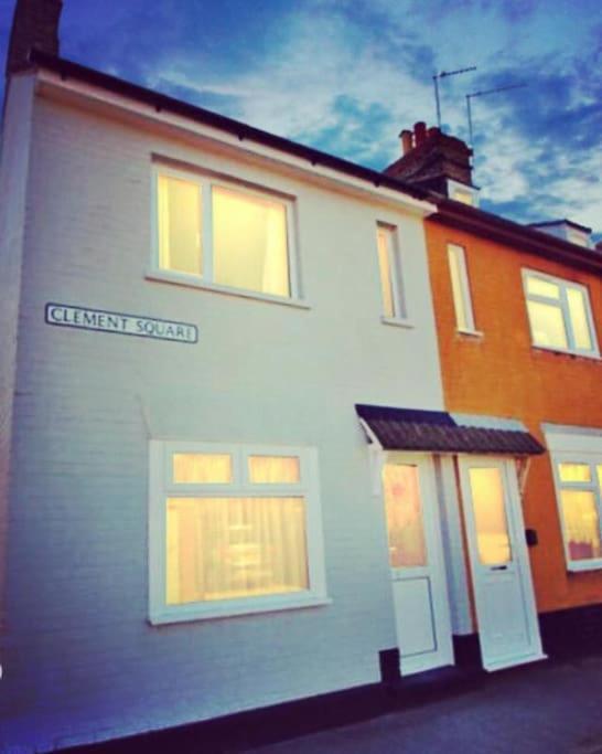 Cosy 3 Bedroom House Close To *