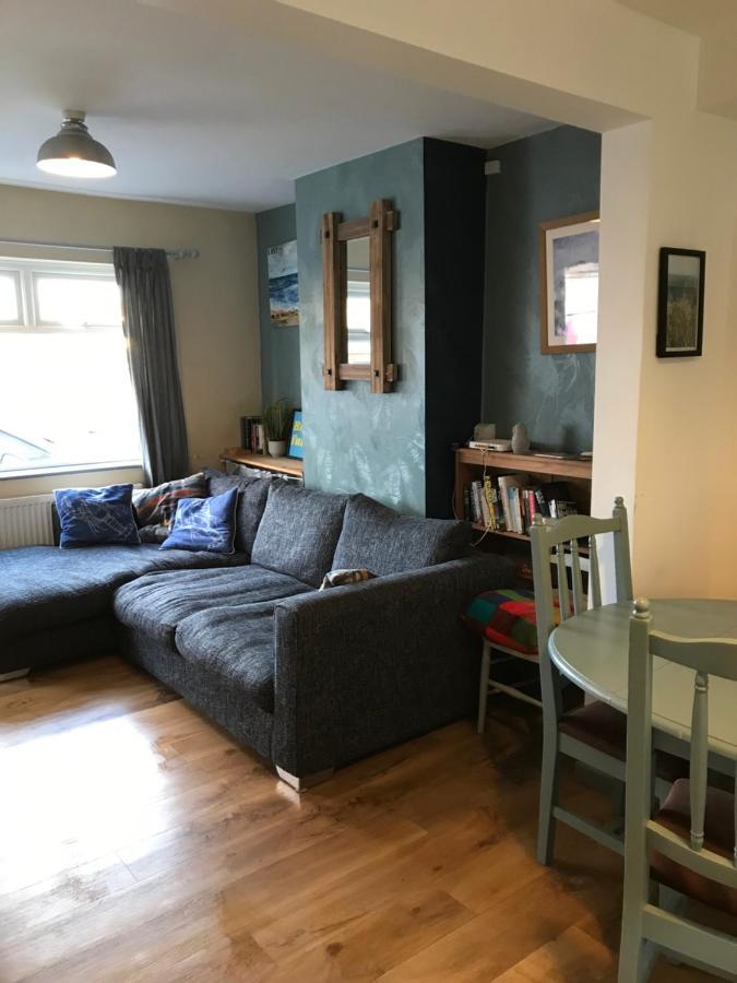 Cosy 3 Bedroom House Close To Holiday home *